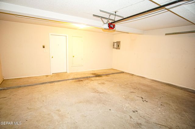 817 DAKOTA RIVER Avenue, El Paso, TX 79932