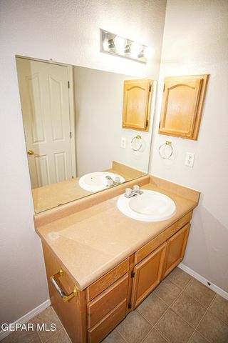 817 DAKOTA RIVER Avenue, El Paso, TX 79932