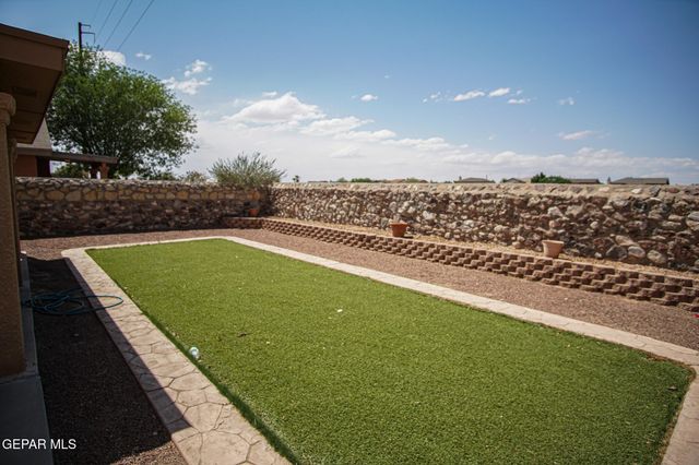 817 DAKOTA RIVER Avenue, El Paso, TX 79932
