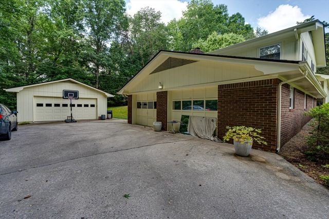 2203 Mathis Lane, Dalton, GA 30720