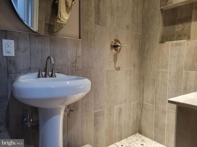 3149 CHERRY RD NE, Washington, DC 20018