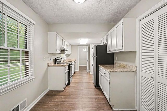 7317 Deerwood Drive, Riverdale, GA 30296