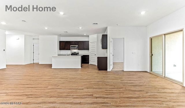 8650 W Soaptree Yucca Place, Marana, AZ 85653