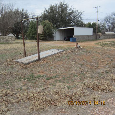 901 SE 4th, Knox City, TX 79529