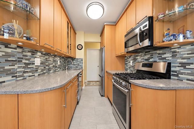 3901 Independence Avenue 4F, Bronx, NY 10463