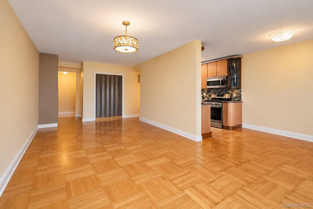 3901 Independence Avenue 4F, Bronx, NY 10463 — photo 3