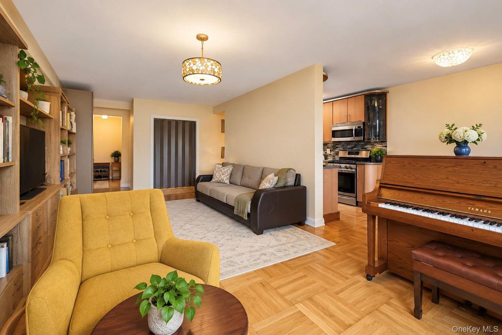 3901 Independence Avenue 4F, Bronx, NY 10463 — photo 4