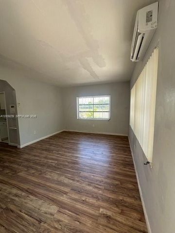 30 S Shore Dr 1, Miami Beach, FL 33141