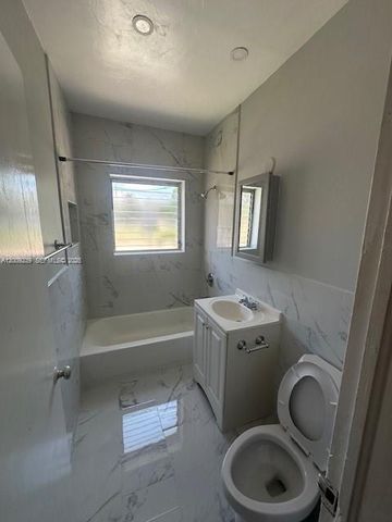 30 S Shore Dr 1, Miami Beach, FL 33141