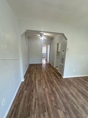 30 S Shore Dr 1, Miami Beach, FL 33141