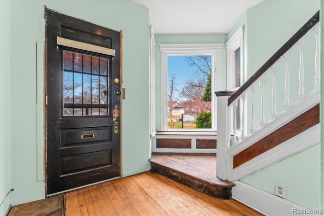 585 W Grand Boulevard, Detroit, MI 48216