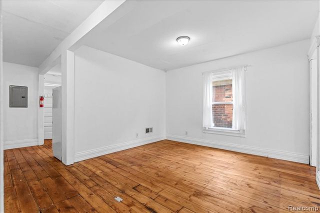 585 W Grand Boulevard, Detroit, MI 48216