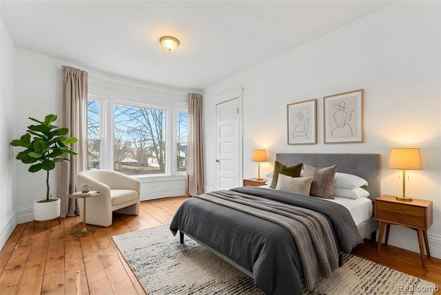 585 W Grand Boulevard, Detroit, MI 48216