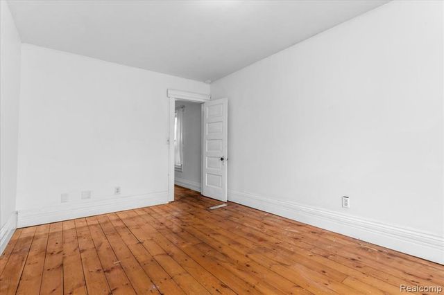 585 W Grand Boulevard, Detroit, MI 48216