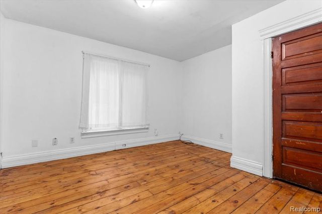 585 W Grand Boulevard, Detroit, MI 48216