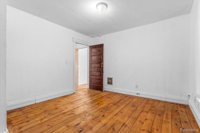 585 W Grand Boulevard, Detroit, MI 48216