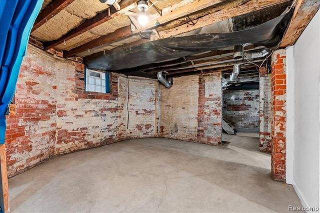 585 W Grand Boulevard, Detroit, MI 48216