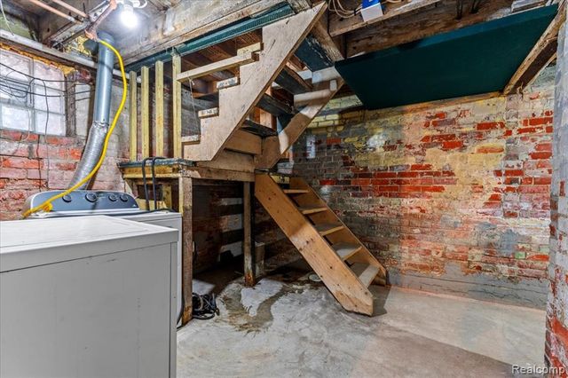 585 W Grand Boulevard, Detroit, MI 48216