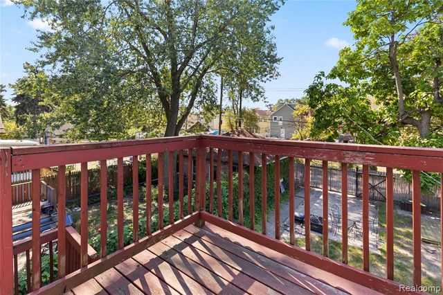 585 W Grand Boulevard, Detroit, MI 48216