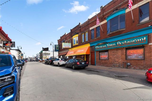 585 W Grand Boulevard, Detroit, MI 48216