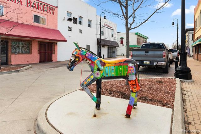 585 W Grand Boulevard, Detroit, MI 48216