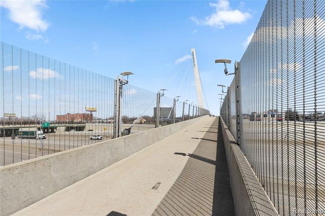 585 W Grand Boulevard, Detroit, MI 48216