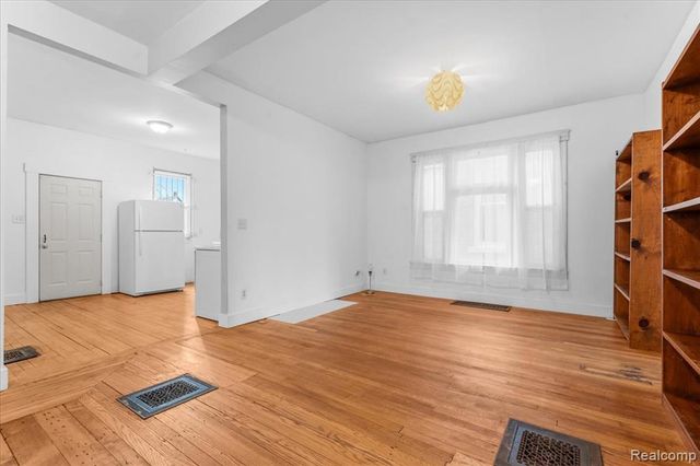 585 W Grand Boulevard, Detroit, MI 48216