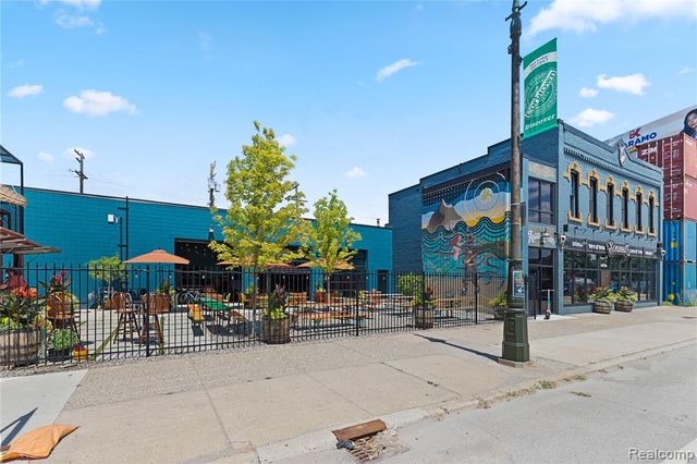 585 W Grand Boulevard, Detroit, MI 48216