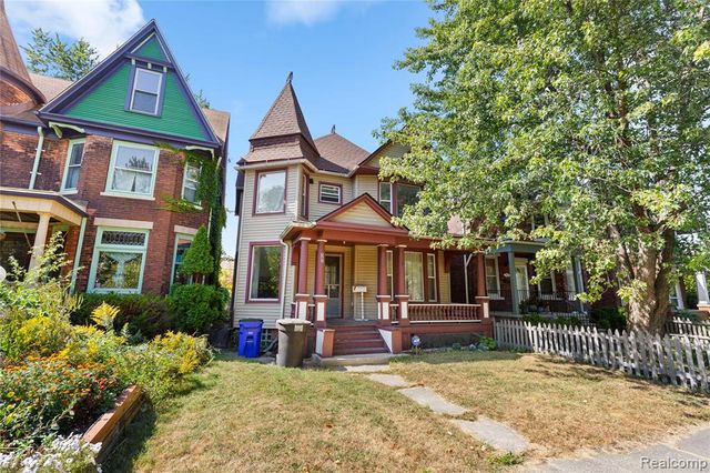 585 W Grand Boulevard, Detroit, MI 48216