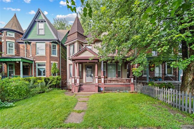 585 W Grand Boulevard, Detroit, MI 48216