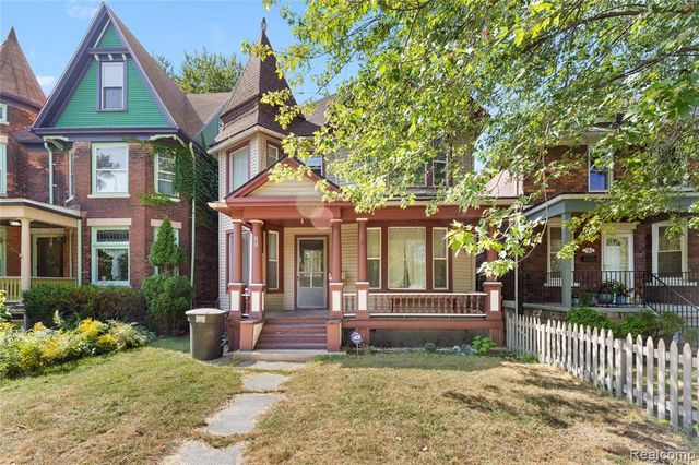 585 W Grand Boulevard, Detroit, MI 48216