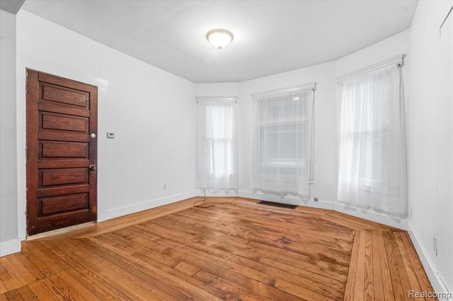 585 W Grand Boulevard, Detroit, MI 48216