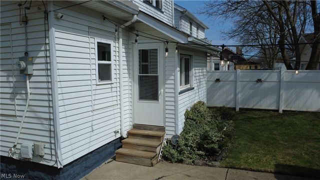 10606 Langton Avenue, Garfield Heights, OH 44125