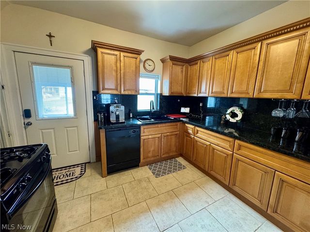 10606 Langton Avenue, Garfield Heights, OH 44125