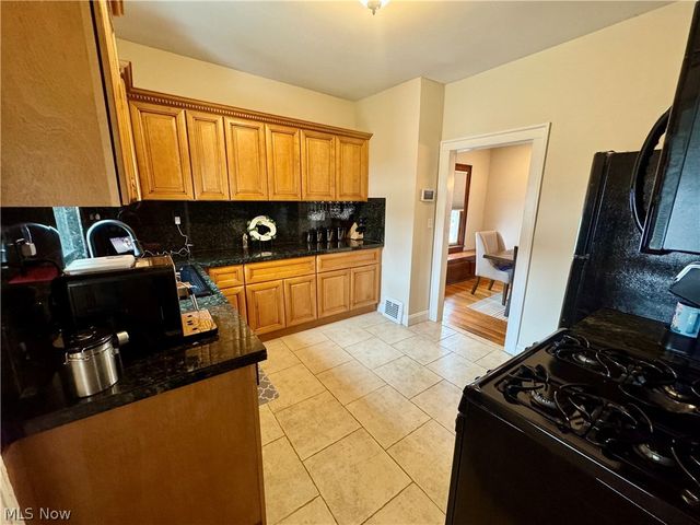 10606 Langton Avenue, Garfield Heights, OH 44125