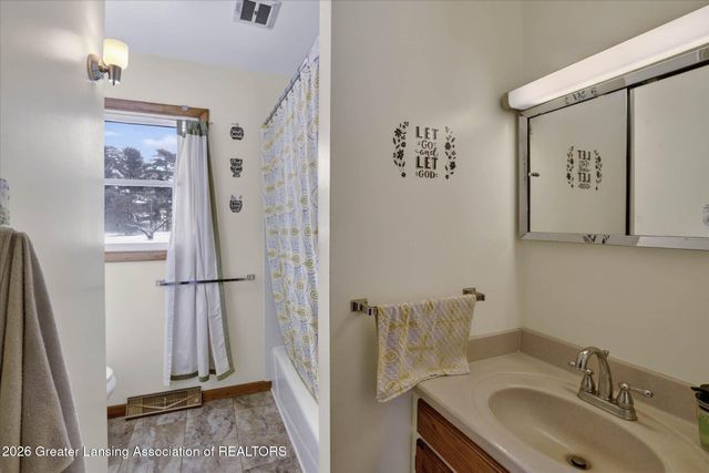 3187 S Canfield Road, Eaton Rapids, MI 48827