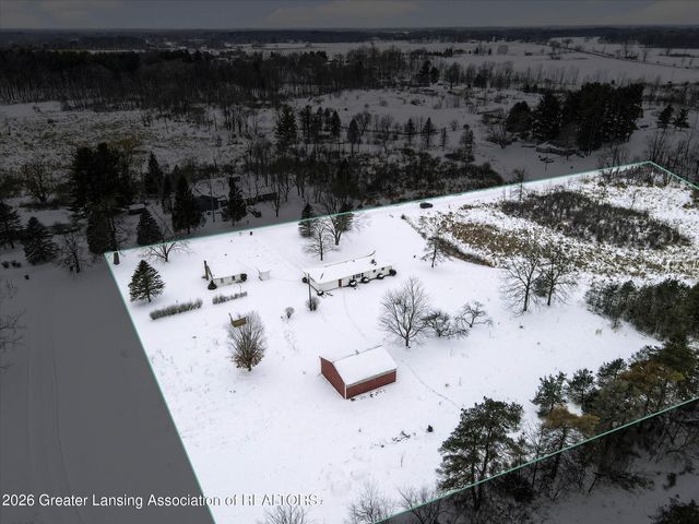 3187 S Canfield Road, Eaton Rapids, MI 48827