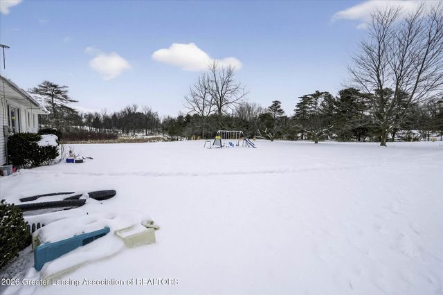 3187 S Canfield Road, Eaton Rapids, MI 48827