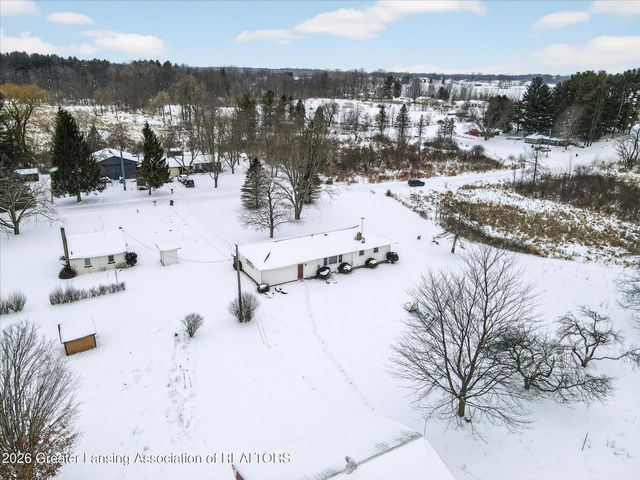 3187 S Canfield Road, Eaton Rapids, MI 48827