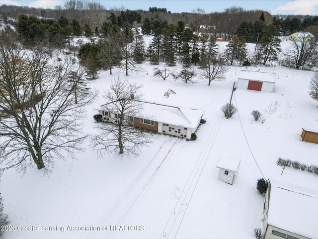 3187 S Canfield Road, Eaton Rapids, MI 48827