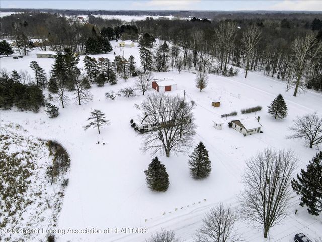 3187 S Canfield Road, Eaton Rapids, MI 48827