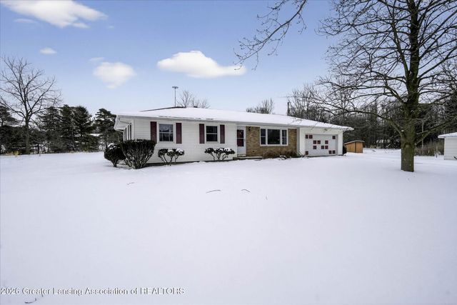 3187 S Canfield Road, Eaton Rapids, MI 48827