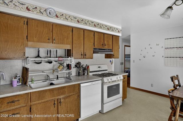 3187 S Canfield Road, Eaton Rapids, MI 48827