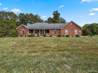 3707 Clover Dell Lane, Waterloo, IL 62298