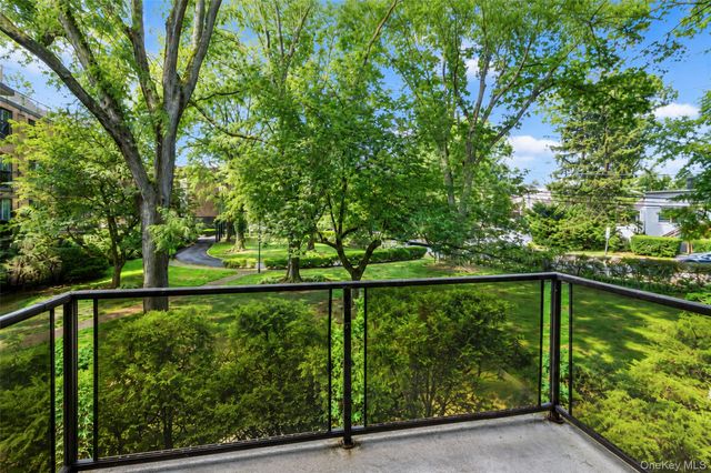 1101 Midland Avenue 210, Bronxville, NY 10708