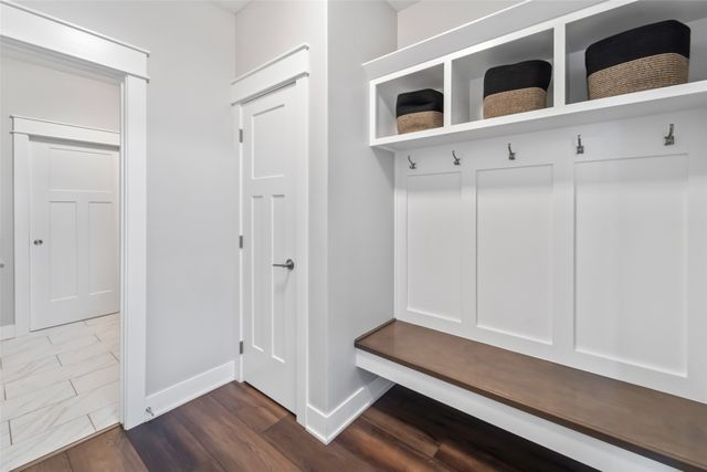 2860 NW Brookside Drive, Grimes, IA 50111