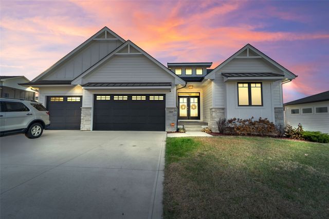 2860 NW Brookside Drive, Grimes, IA 50111