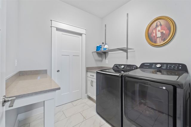 2860 NW Brookside Drive, Grimes, IA 50111