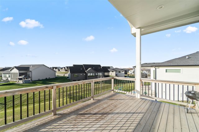 2860 NW Brookside Drive, Grimes, IA 50111