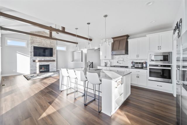 2860 NW Brookside Drive, Grimes, IA 50111